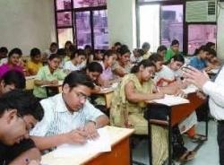 Aakash Institute in Shopping Complex Ranjeet Avenue Block A