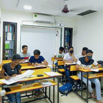 Infinite Classes in S V Road Malad West, Mumbai