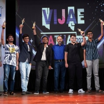 Vraz Academy in Gokhale Road Thane West, Thane