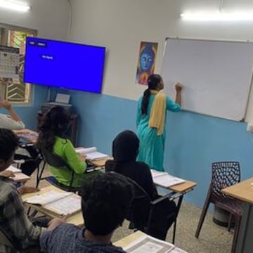 Sri Venkateshwara Open School in Arcot Road Valasaravakkam