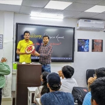 Digital Chemistry Classes in Block-J-2 Rohini