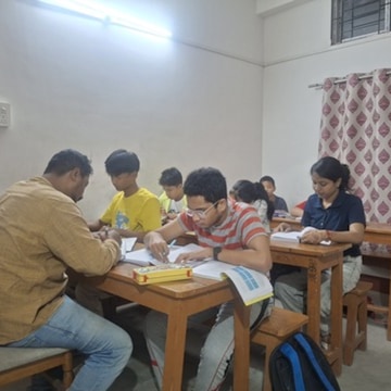 Guwahati Tutorial in Chachal Six Mile