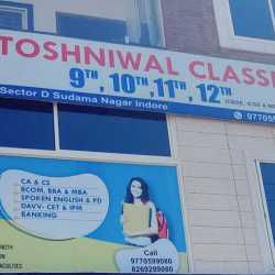 Toshniwal Classes in Gopur Chauraha Sudama Nagar