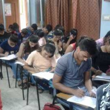 Cosmos Commerce Tutorial in Jai Nagar Road Kamala Nehru Nagar