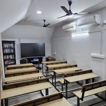 Suresh's Institute Of Mathematics in Thrikkakara Kakkanad Vazhakkala, Ernakulam