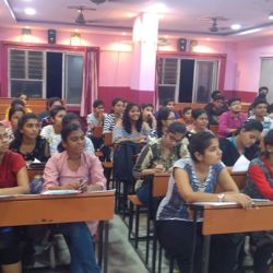 Tawani Tutorials in Raisoni College Sadar Bazar