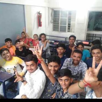 P & M Science Hub Tuition Classes in Chandreshnagar Main Road Chandreshnagar