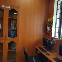 Aakash Institute in John F Kennady Road Fair Lands