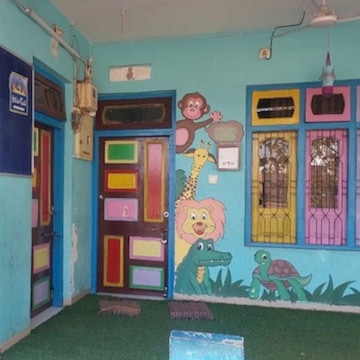 Hello Kids & Alok Man Classes in Magdalla Road Vesu