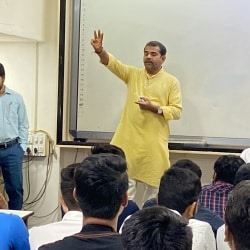 Parshva Classes Fatehgunj in Emperor Complex Fateganj